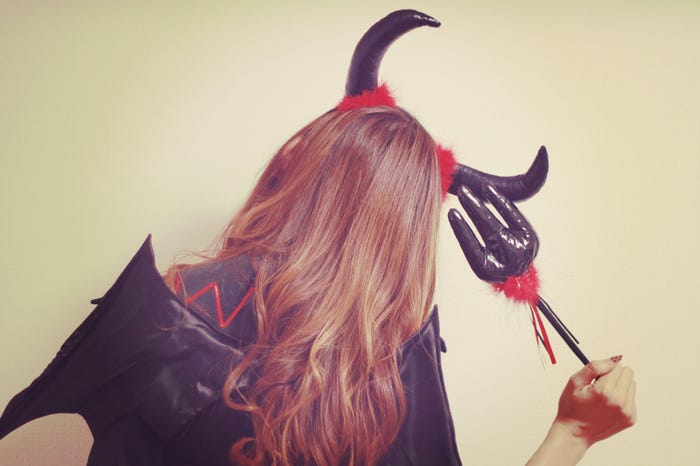 好きな人の前で態度が変わるのも無理はない?/photo by GIRLY DROP