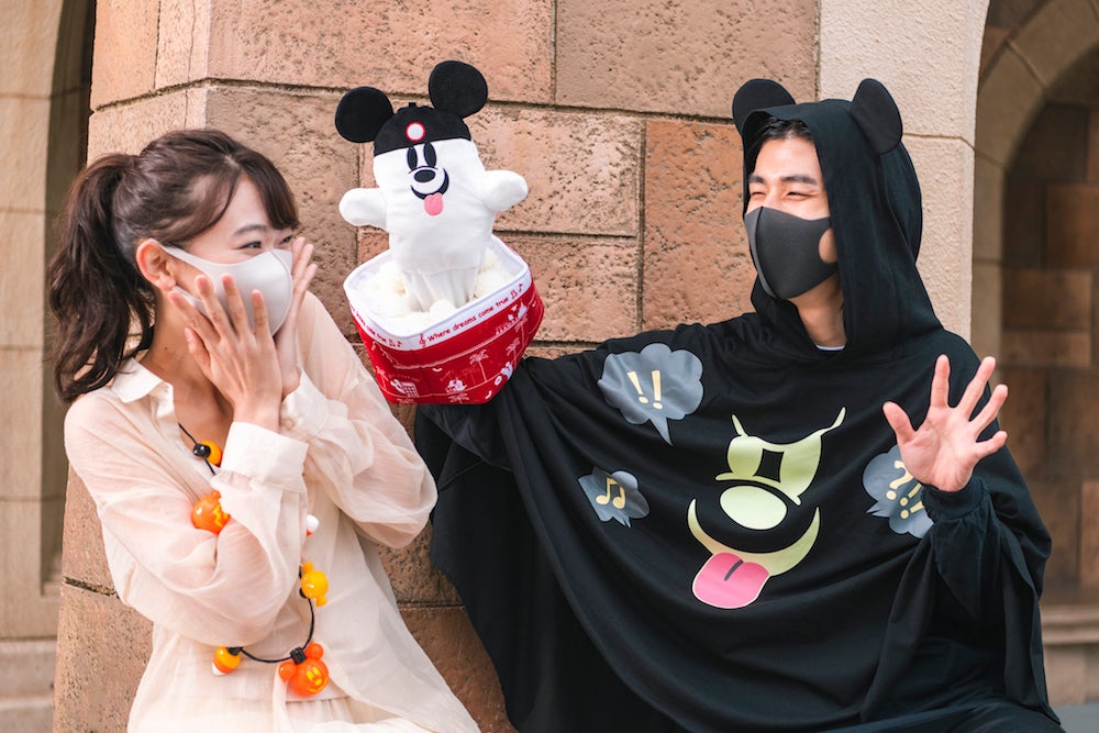 ハロウィーン気分を楽しめるグッズが登場（C）Disney