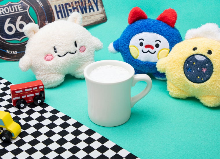 ホットカフェラテ税込660円（C）TRUZ