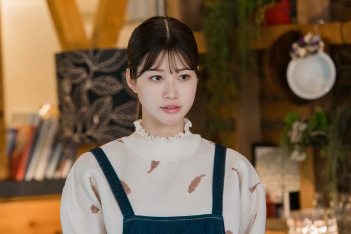 生見愛瑠「日曜の夜ぐらいは…」第5話より(C)ABCテレビ