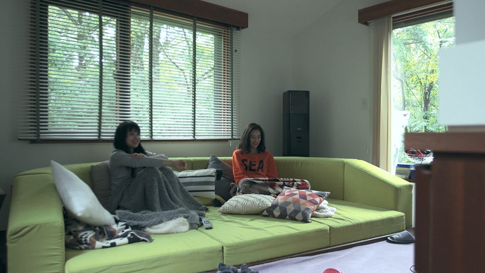 優衣、りさこ（利沙子）「TERRACE HOUSE OPENING NEW DOORS」40th WEEK（C）フジテレビ／イースト・エンタテインメント