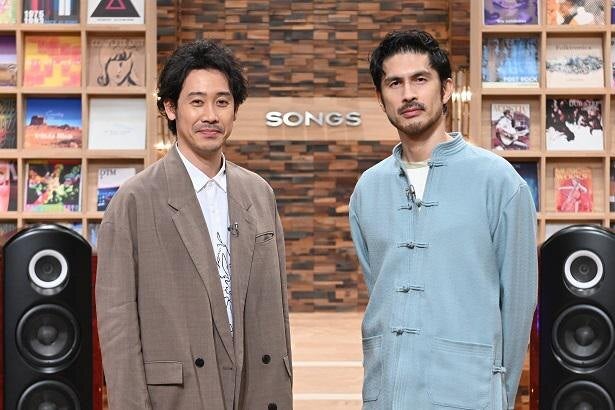 平井堅と大泉洋が 天然パーマ 北海道 トークで大盛り上がり 名曲 瞳をとじて の誕生秘話も Songs モデルプレス