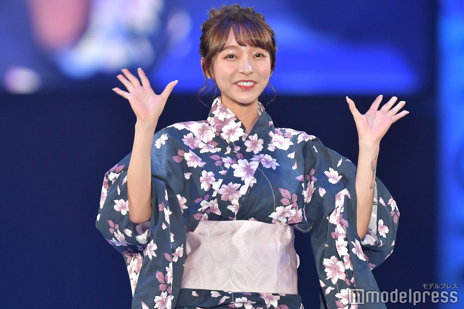 （C）モデルプレス