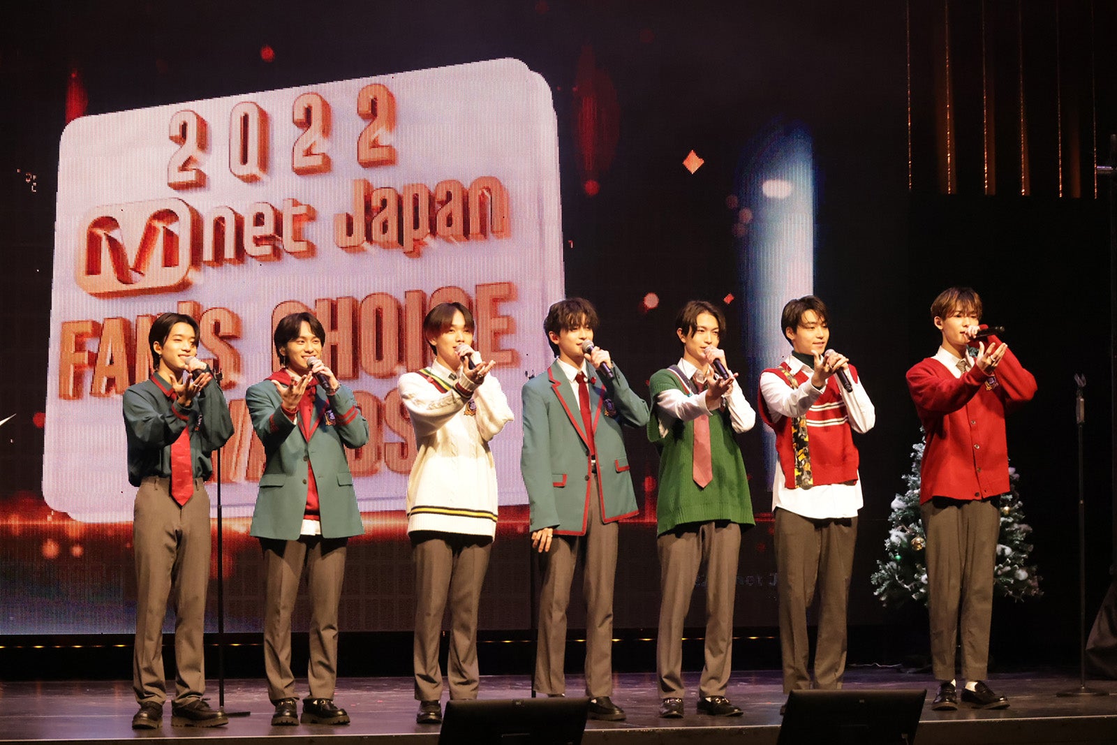 8LOOM（C）CJ ENM Japan