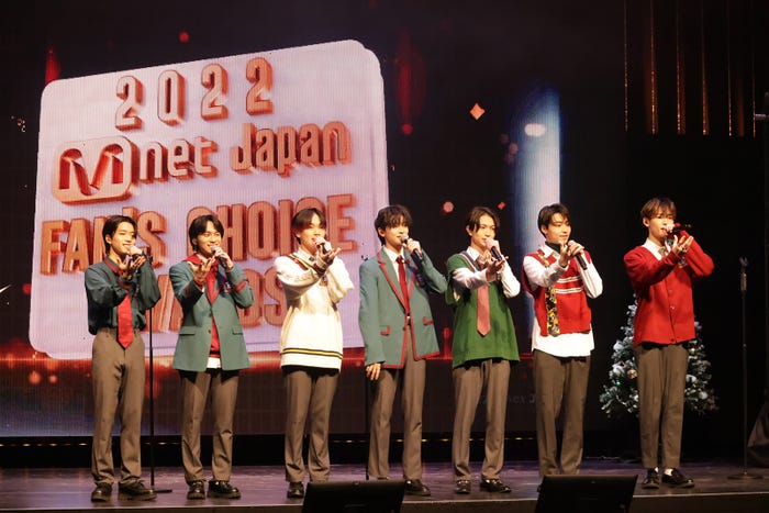 8LOOM(C)CJ ENM Japan