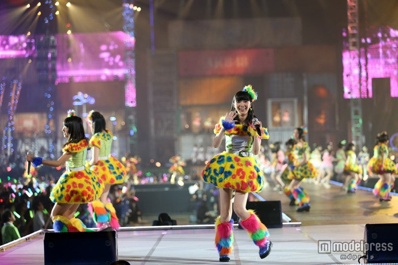 「AKB48 2013 真夏のドームツアー～まだまだ、やらなきゃいけないことがある～」ナゴヤドーム公演初日より（C）AKS