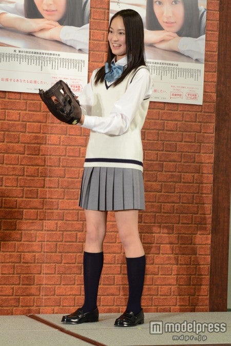 キャッチボールをする吉本実憂