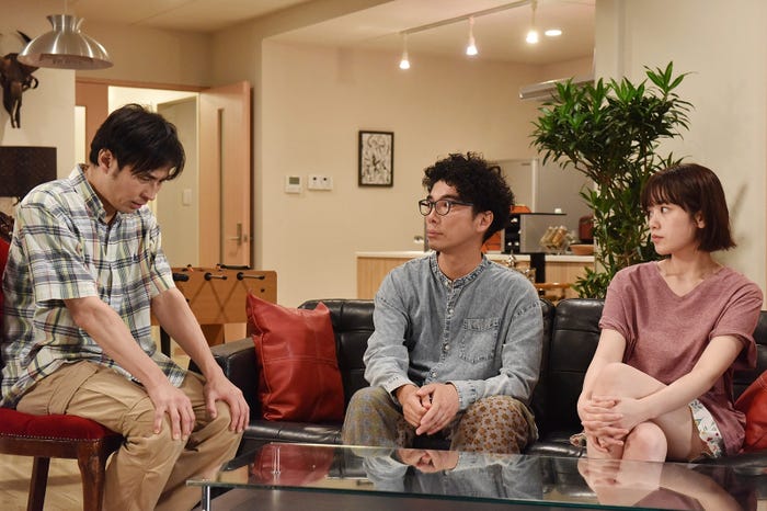 袴田吉彦、片桐仁、筧美和子/「あなたの番です」第16話より(C)日本テレビ