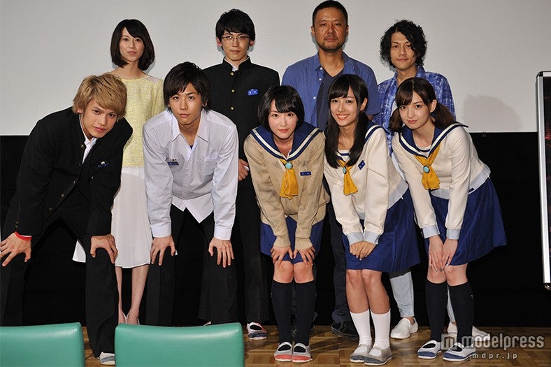 （後列左より）小坂温子、諒太郎、山田雅史監督、祁答院慎氏（前列左より）JUN、池岡亮介、生駒里奈、前田希美、喜多陽子
