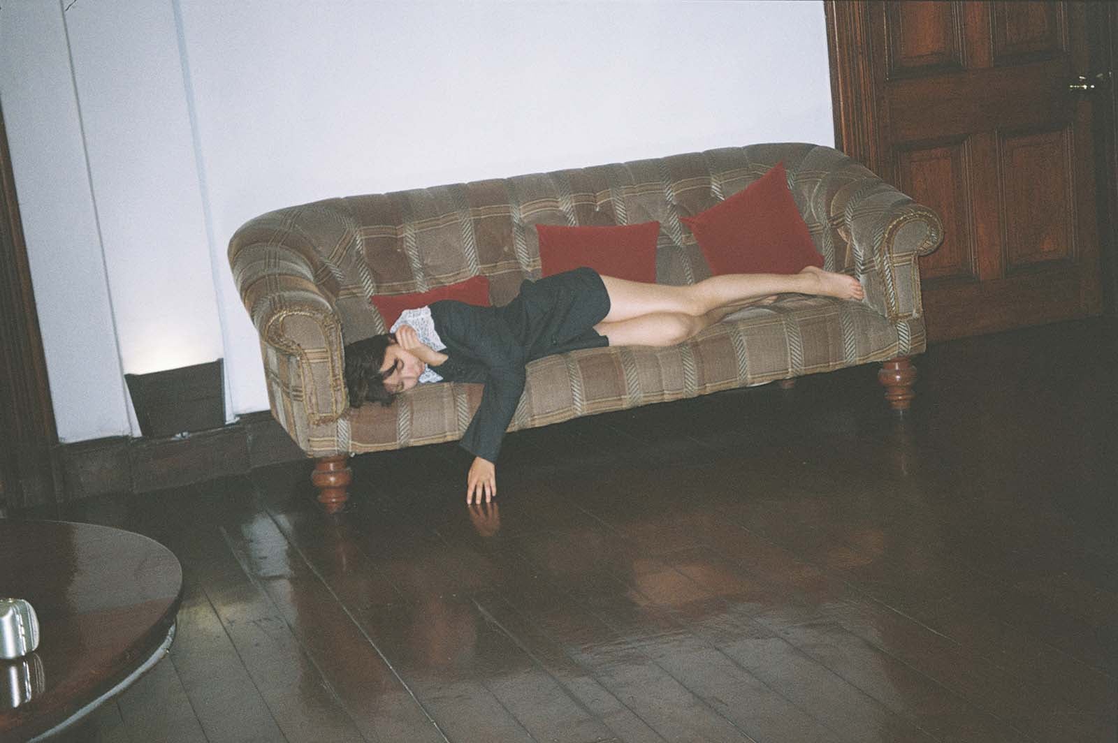 上白石萌歌「charm charm」（C）松岡一哲 ／講談社