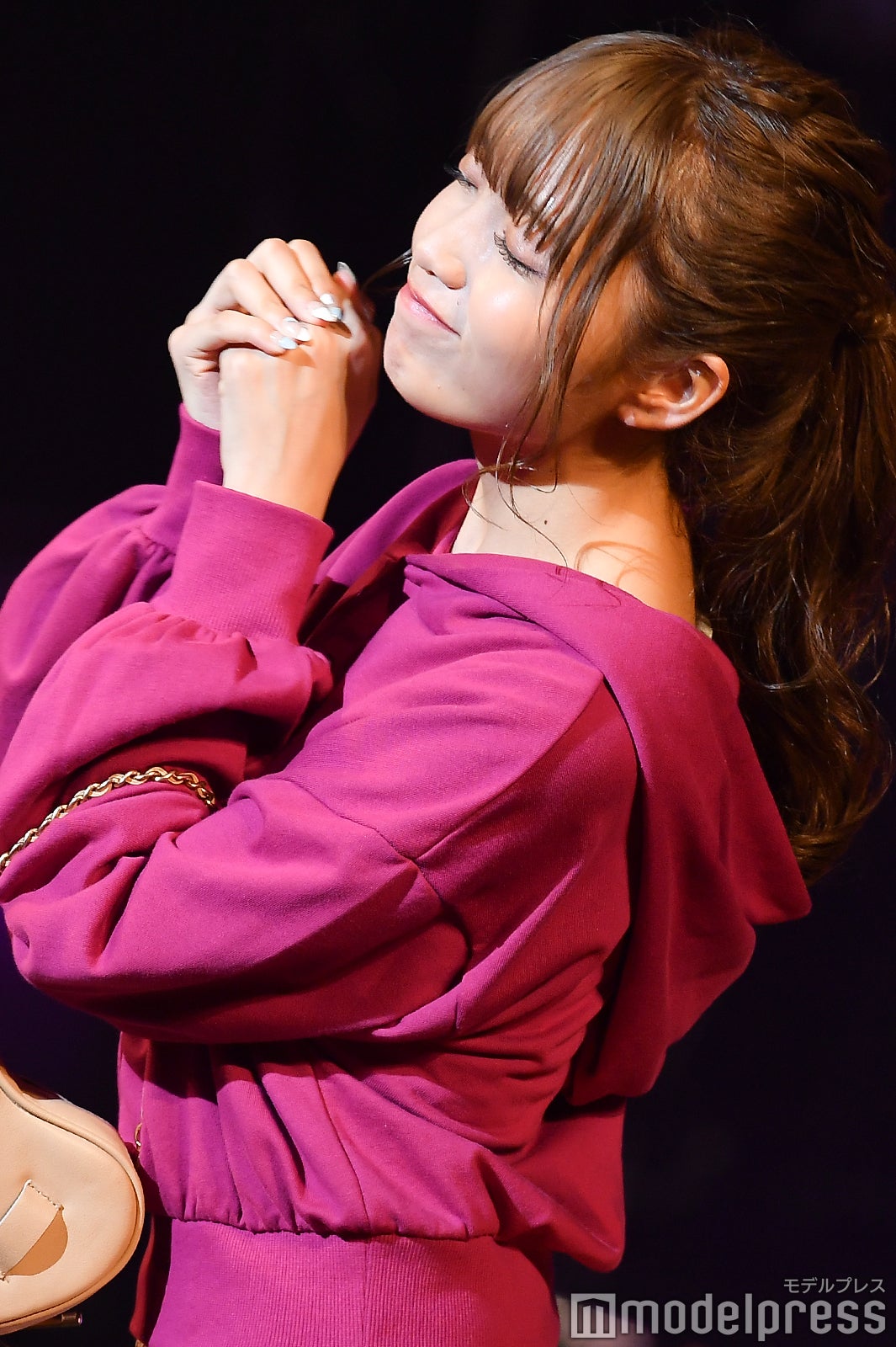 現役女子高生YouTuber・ねお、ガーリーコーデでスラリ美脚披露＜TGC teen 2019 Summer＞