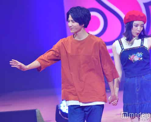 志尊淳&永野芽郁、手つなぎランウェイに黄色い歓声 “爽やかカップル”が可愛い<Seventeen 夏の学園祭2017>