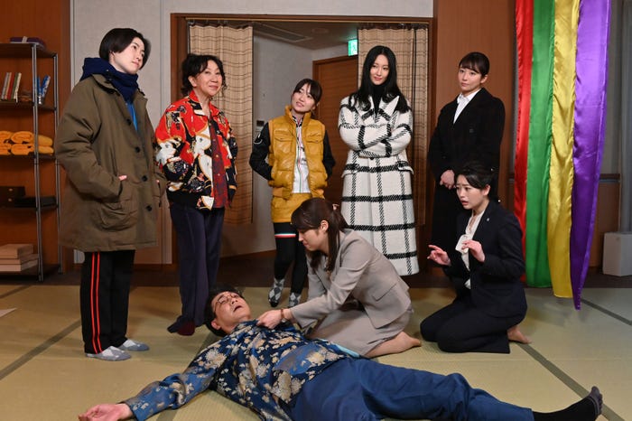 (左から時計回り)シム・ウンギョン、室井滋、大島優子、菜々緒、木村文乃、広瀬アリスら(C)テレビ朝日