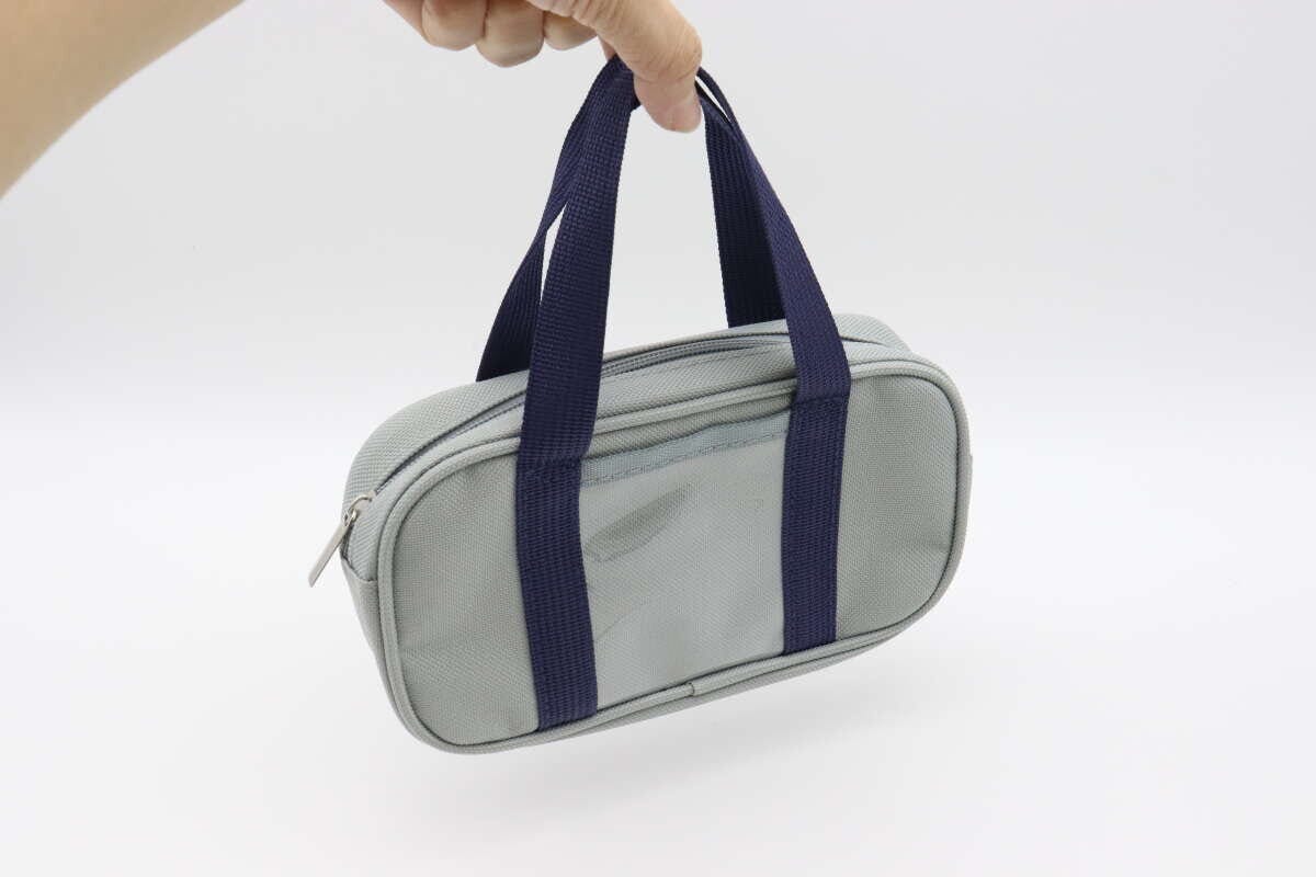 ダイソーの取手付ペンケースはスクールバッグ風のデザイン