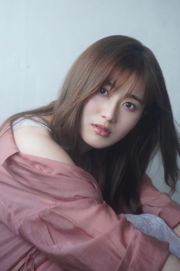 守屋茜「B.L.T.10月号」(東京ニュース通信社刊)(提供写真)