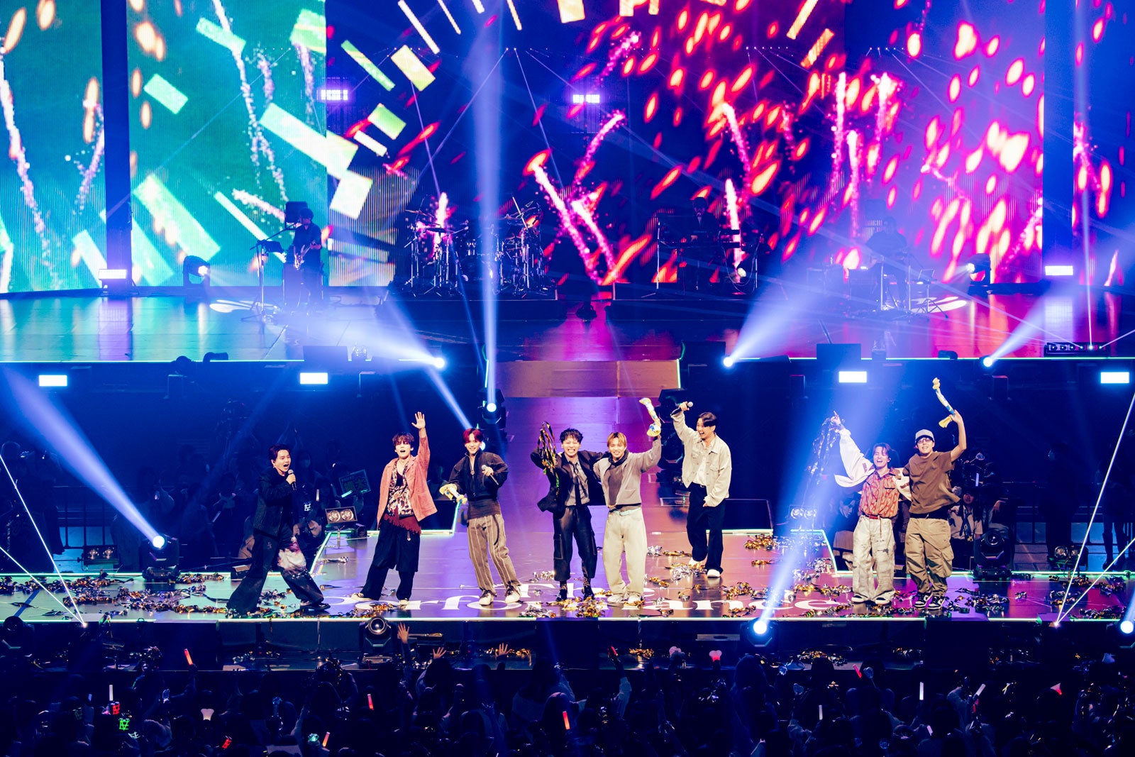 Da-iCE、FANTASTICS（佐藤大樹、世界、中島颯太）（C）The Performance／撮影：田中聖太郎写真事務所