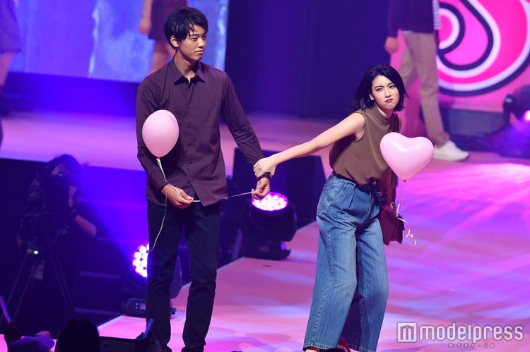 竹内涼真 三吉彩花カップルに胸キュン 手つなぎランウェイで沸かす Seventeen 夏の学園祭17 モデルプレス 竹内涼真 三吉彩花カップルに胸キュン 手つなぎランウェイで沸かす Seventeen 夏の学園祭17 モデルプレス