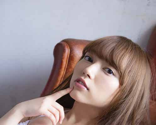 歌手×グラビアの新女神・小室さやか、胸元大胆披露 抜群スタイルに反響