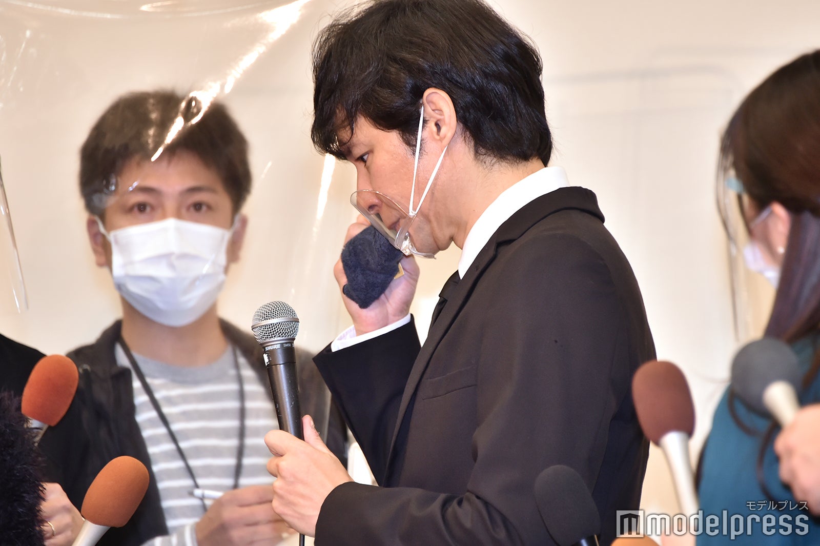 渡部建謝罪会見 （C）モデルプレス