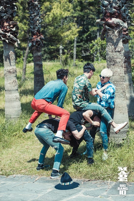 BIGBANG(C)2016 YG ENTERTAINMENT INC.ALL RIGHTS RESERVED.