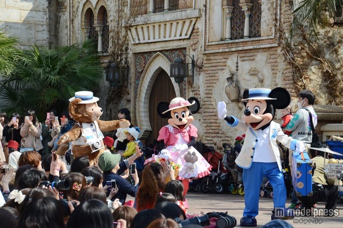 アラビアには歩いて登場/「スプリングタイム・サプライズ」