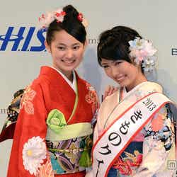 「きものクイーンコンテスト2013」グランプリに輝いた臼井千晶さん(右)スペシャルサポーターをつとめた吉本実憂(左)