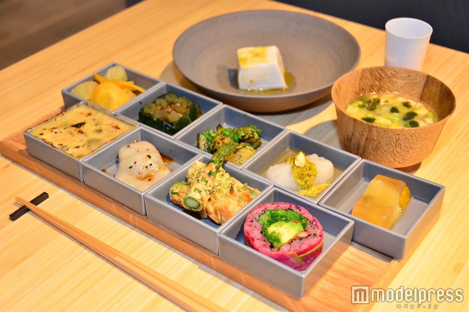 （C）モデルプレス