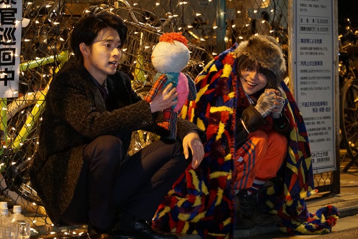 山崎賢人、菅田将暉/「トドメの接吻」第3話より(C)日本テレビ