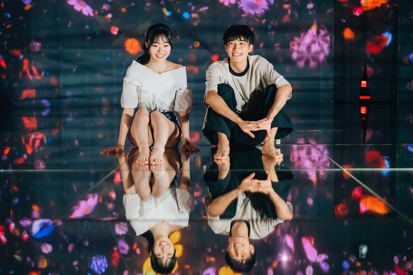 高鶴桃羽、大久保琉唯「オオカミちゃんとオオカミくんには騙されない」第1話（C）AbemaTV, Inc.