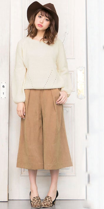 バルーンスリーブショート丈Uネックニットプルオーバートップス「神戸レタス」2790円（税込）／画像提供：神戸レタス