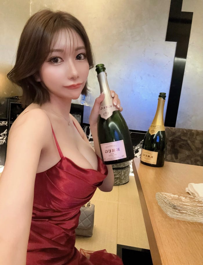 愛咲えまInstagramより
