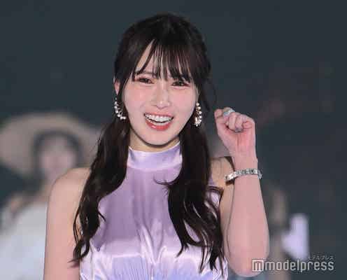 ふくれな、ノースリーブ姿でほっそり二の腕際立つ 輝くドレスがキュート<関西コレクション 2023 S/S>