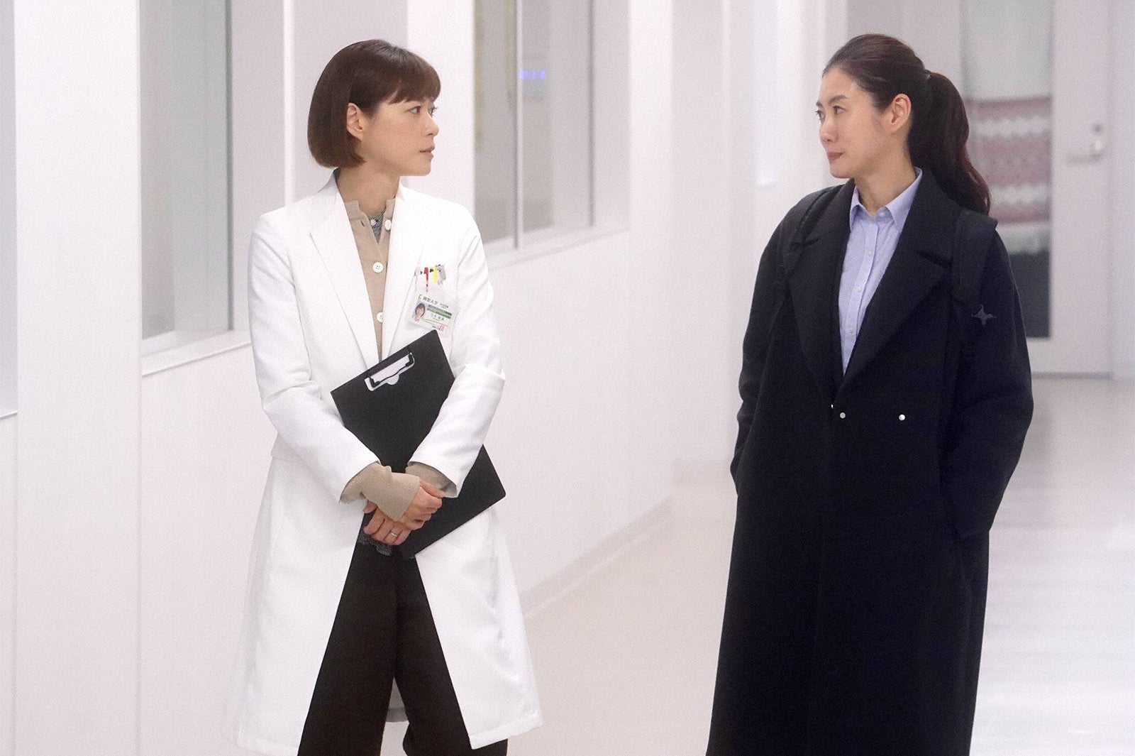 上野樹里、ともさかりえ「監察医 朝顔」第12話より（C）フジテレビ