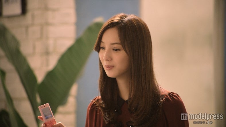 WILLCOM「だれとでも定額」の新CM「ボディカットマジック」編