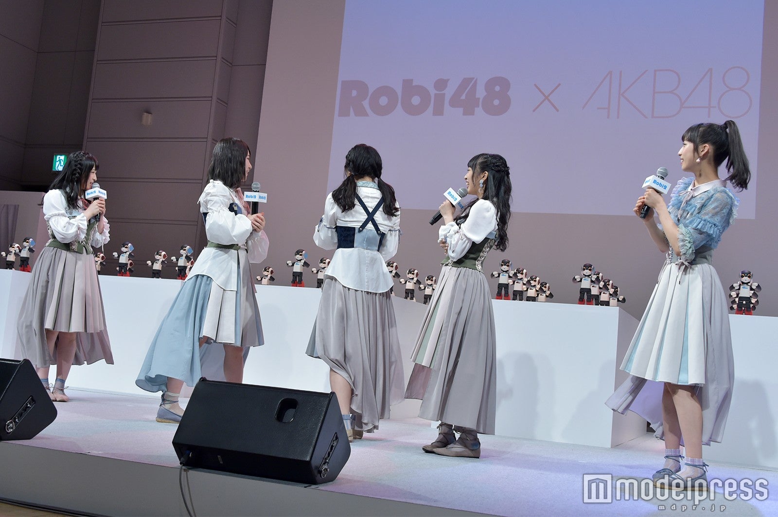 川本紗矢、高橋朱里、横山由依、向井地美音、小栗有以 （C）モデルプレス