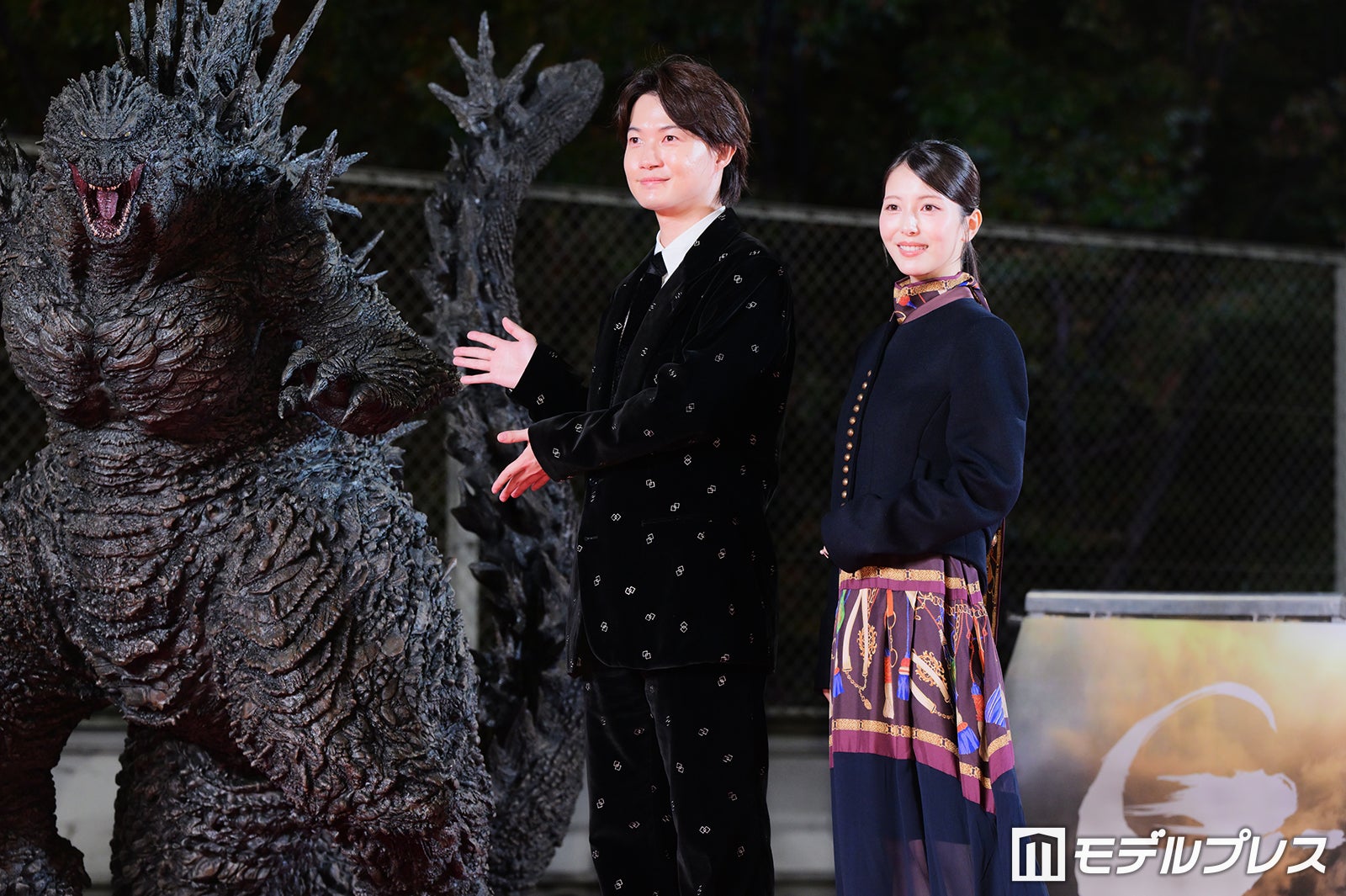 神木隆之介、浜辺美波（C）モデルプレス