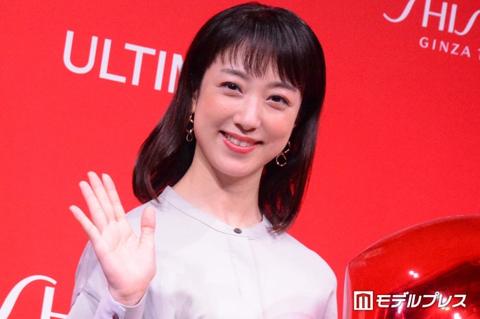 川田裕美アナ、子供2人と桜まつりへ プライベートショットに「似てる」「可愛いポーズ」の声