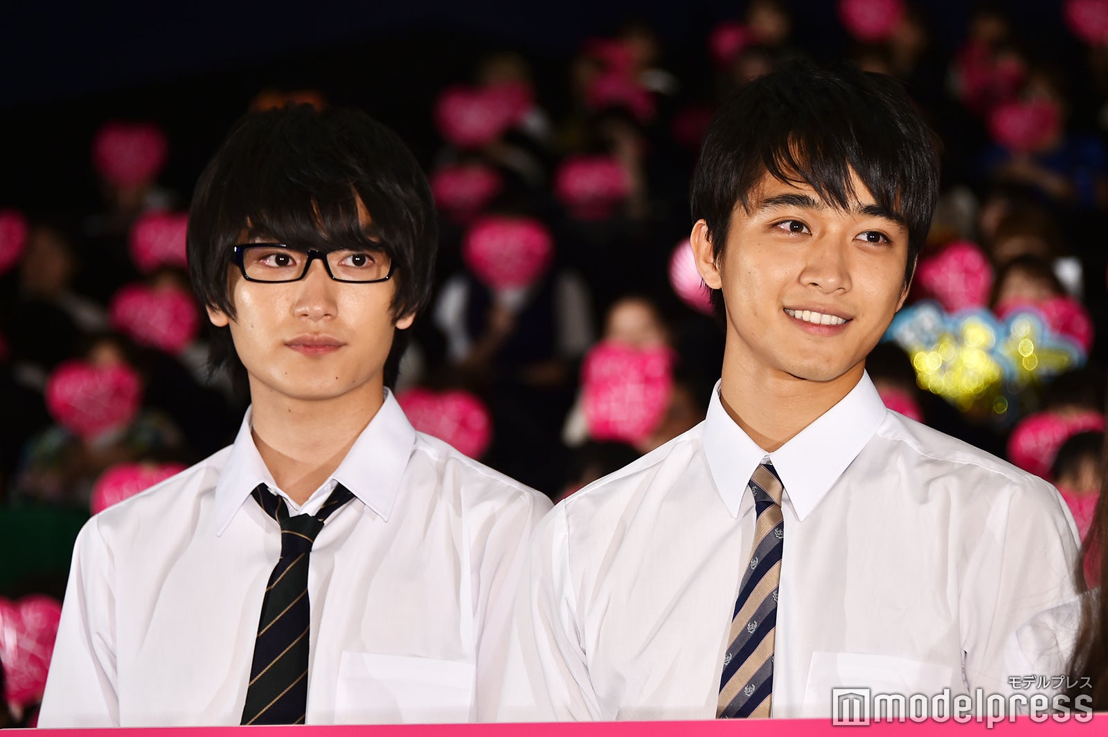 （左から）金子大地、佐藤寛太（C）モデルプレス