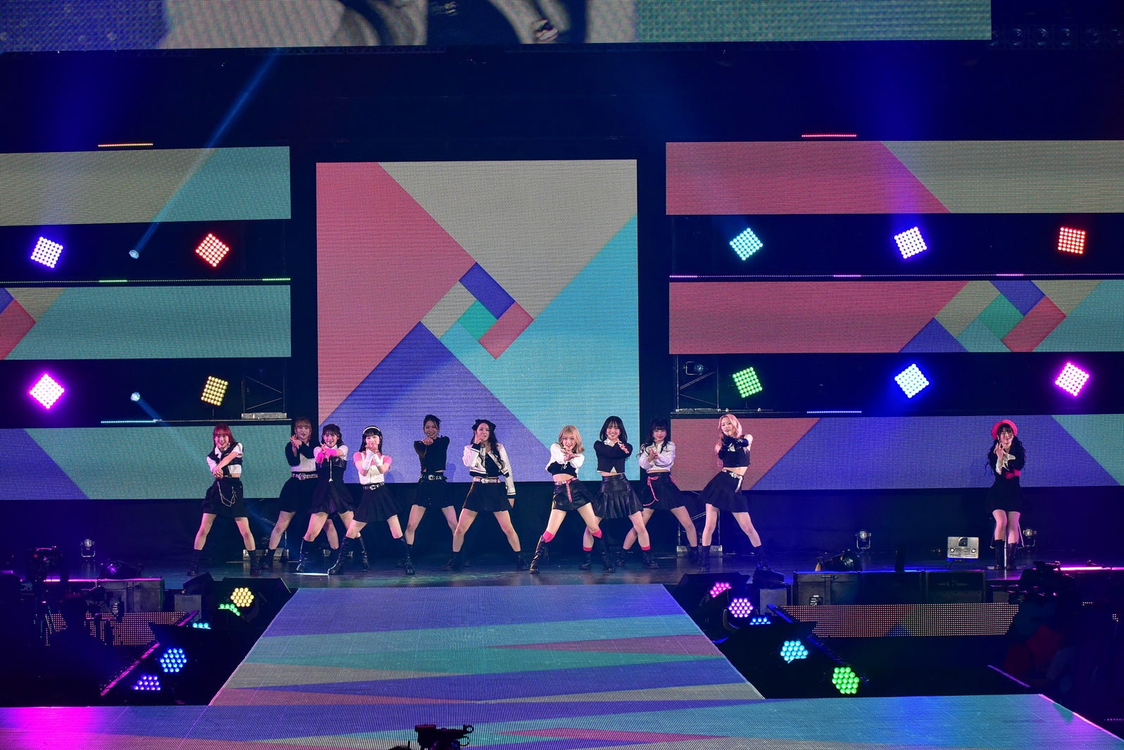 ME:I（C）Rakuten GirlsAward 2024 SPRING／SUMMER