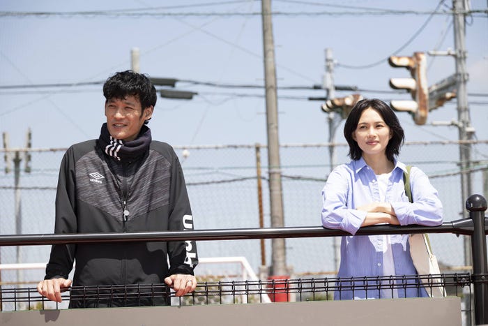 淵上泰史、臼田あさ美 (C)フジテレビ