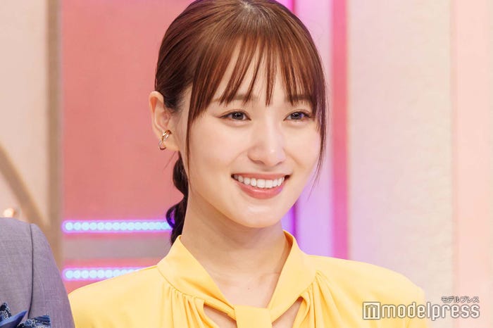 菅井友香(C)モデルプレス