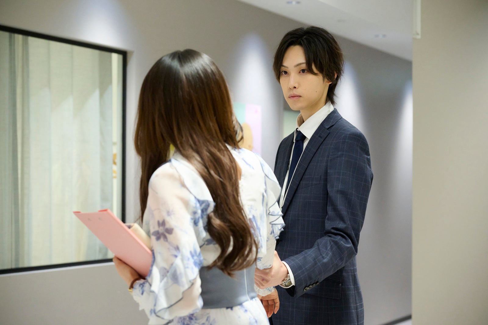 田辺桃子、堀夏喜「きみは面倒な婚約者」第3話より（C）椎野翠・兎山もなか／白泉社（Love Jossie）／テレビ朝日