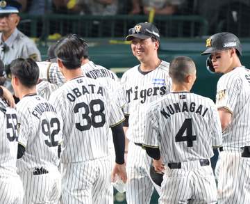 阪神・藤川監督 サヨナラ弾の森下に「誰から打ってもタイガースにとっては大きい」 同点適時打の浜田には「泥くさいけど、非常にありがたい一本」