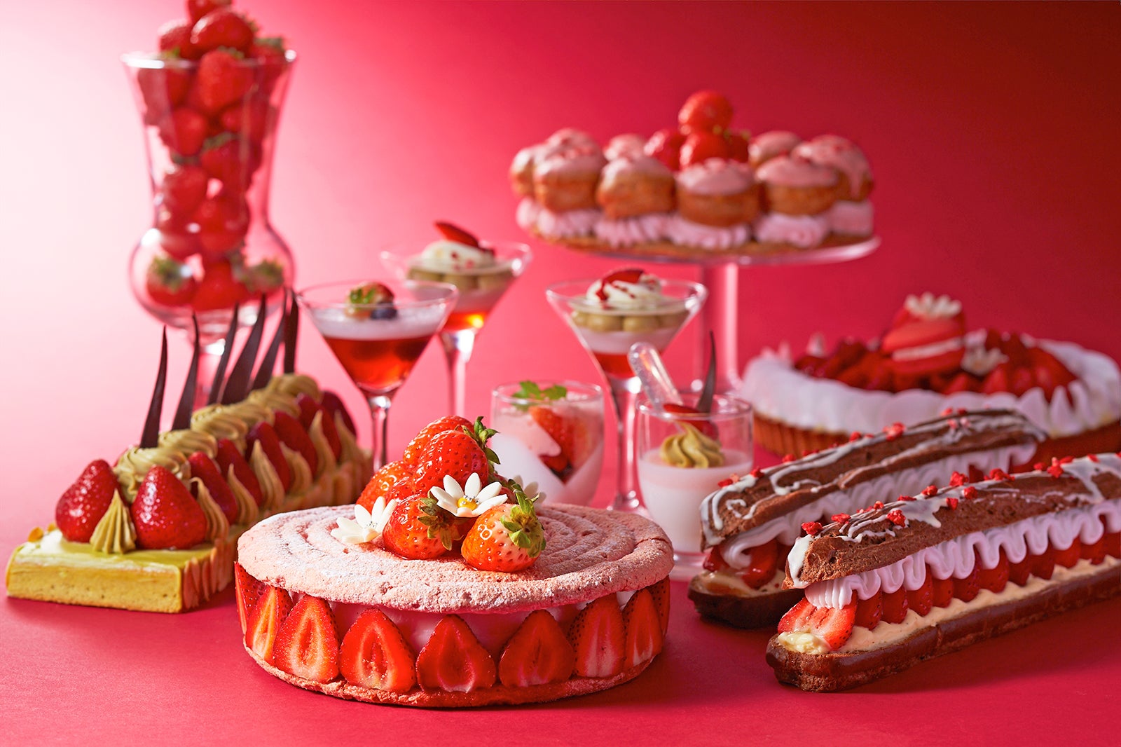 GWはいちごに溺れたい！“予約の取れないブッフェ”が規模拡大で登場