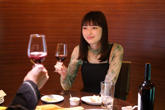 茅島みずき(C)「明日、私は誰かのカノジョ」製作委員会・MBS