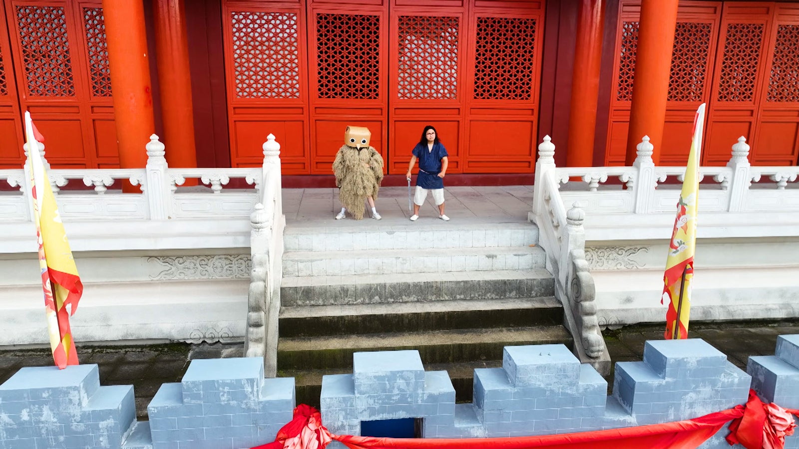 小峠英二、中岡創一（C）日本テレビ