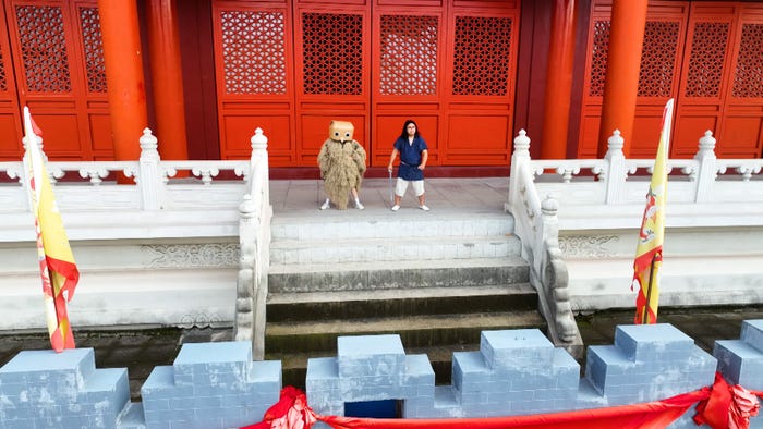 小峠英二、中岡創一(C)日本テレビ