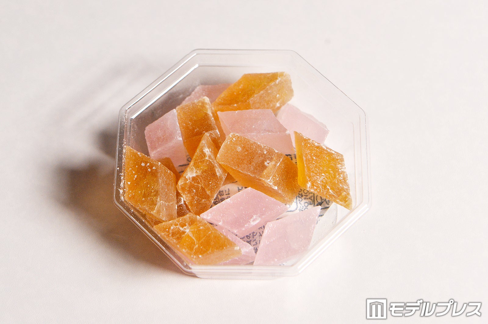 紅茶とピーチの琥珀糖（C）モデルプレス