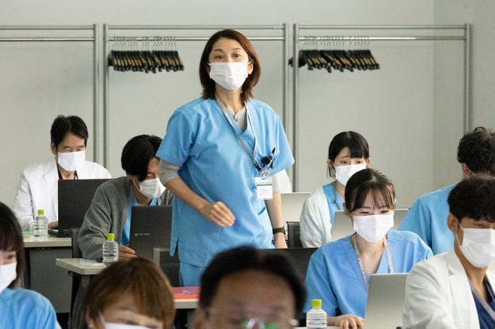 小池栄子「新宿野戦病院」第10話より(C)フジテレビ