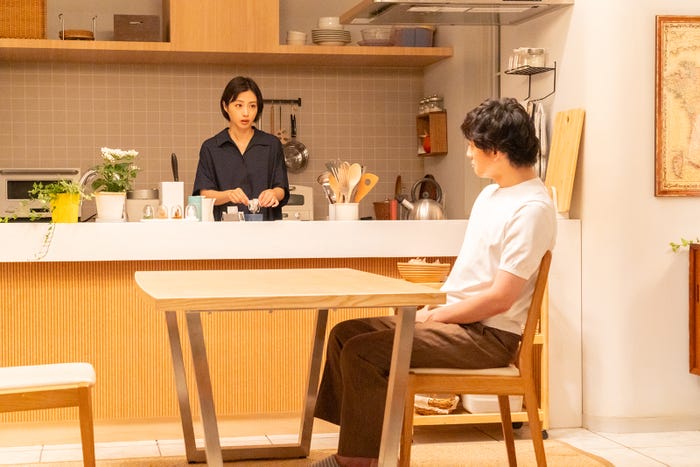 石原さとみ、安藤政信「Destiny」第2話より(C)テレビ朝日